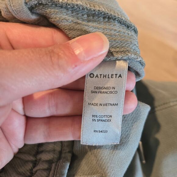 Athleta Shorts Women’s 4 Farallon Cypress Green Zipper Pockets Style 338976 - Picture 5 of 8